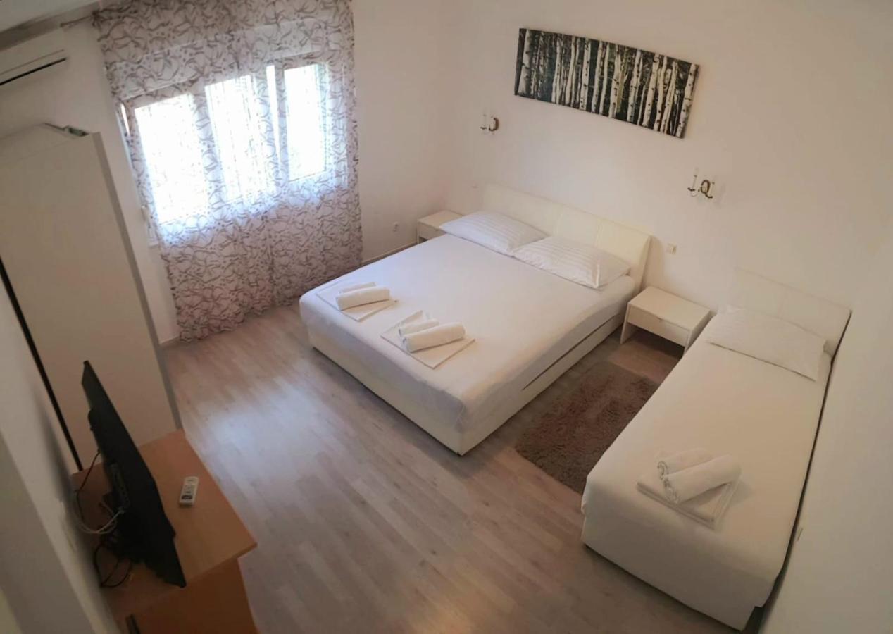 Apartmani Jureta Okrug Gornji Eksteriør billede