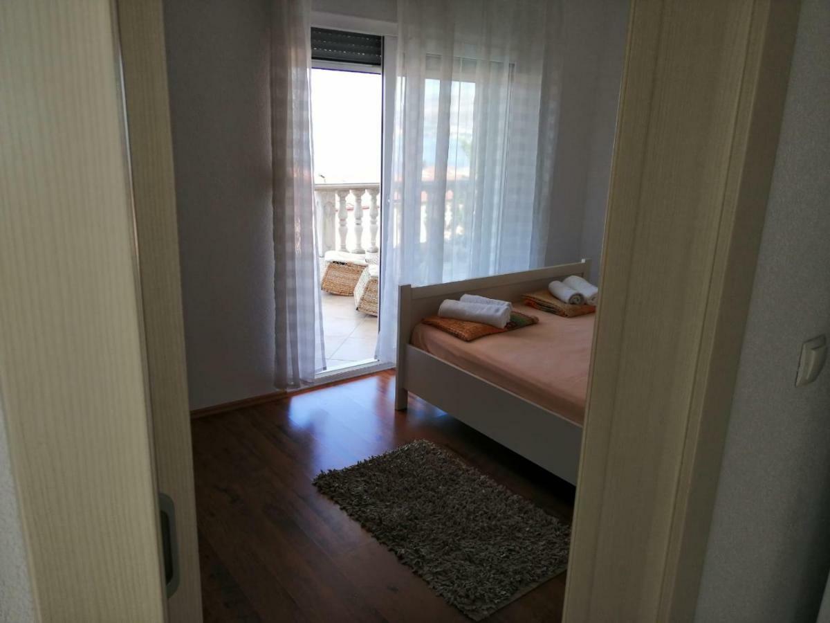 Apartmani Jureta Okrug Gornji Eksteriør billede